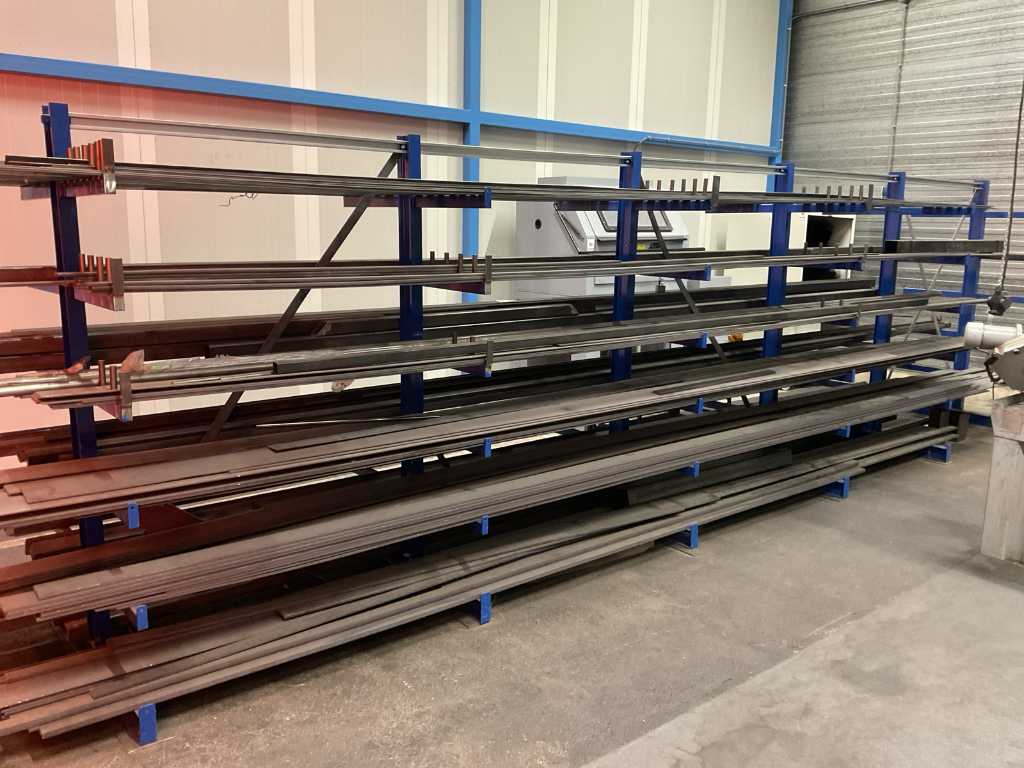 Lot de rack en acier et cantilever