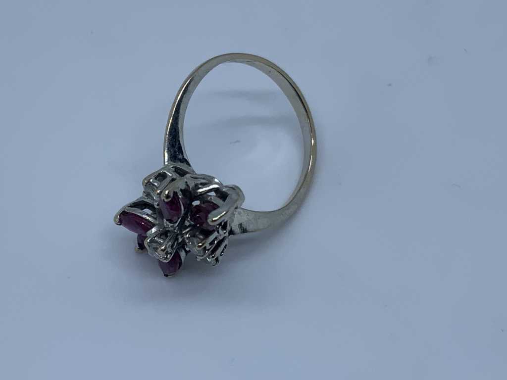 Ring with ruby and diamond