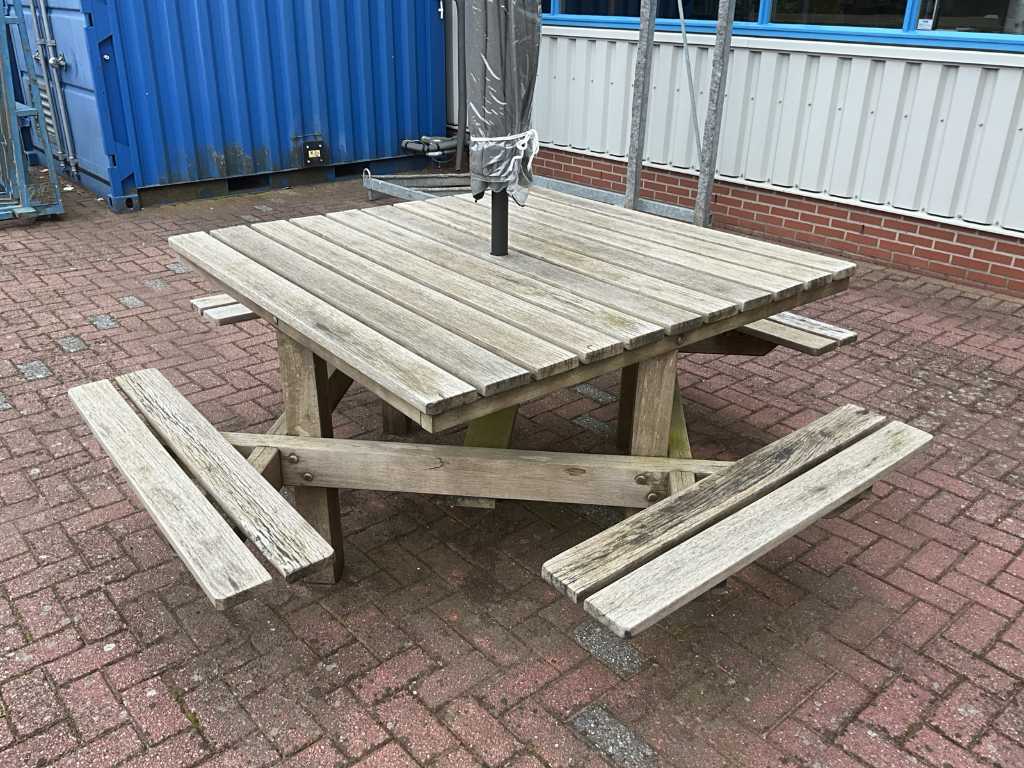 Picnic table