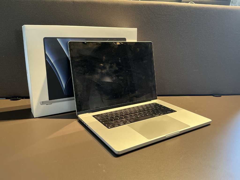 Ordinateur portable Apple Macbook Pro 16 pouces (A2780)