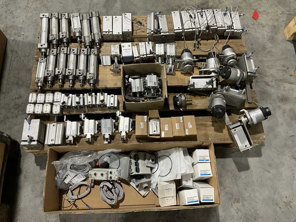 Festo-automatisatie-diverse pneumatische cilinders- perslucht componenten