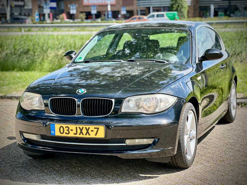 BMW 118i Ligne d’affaires, 03-JXX-7