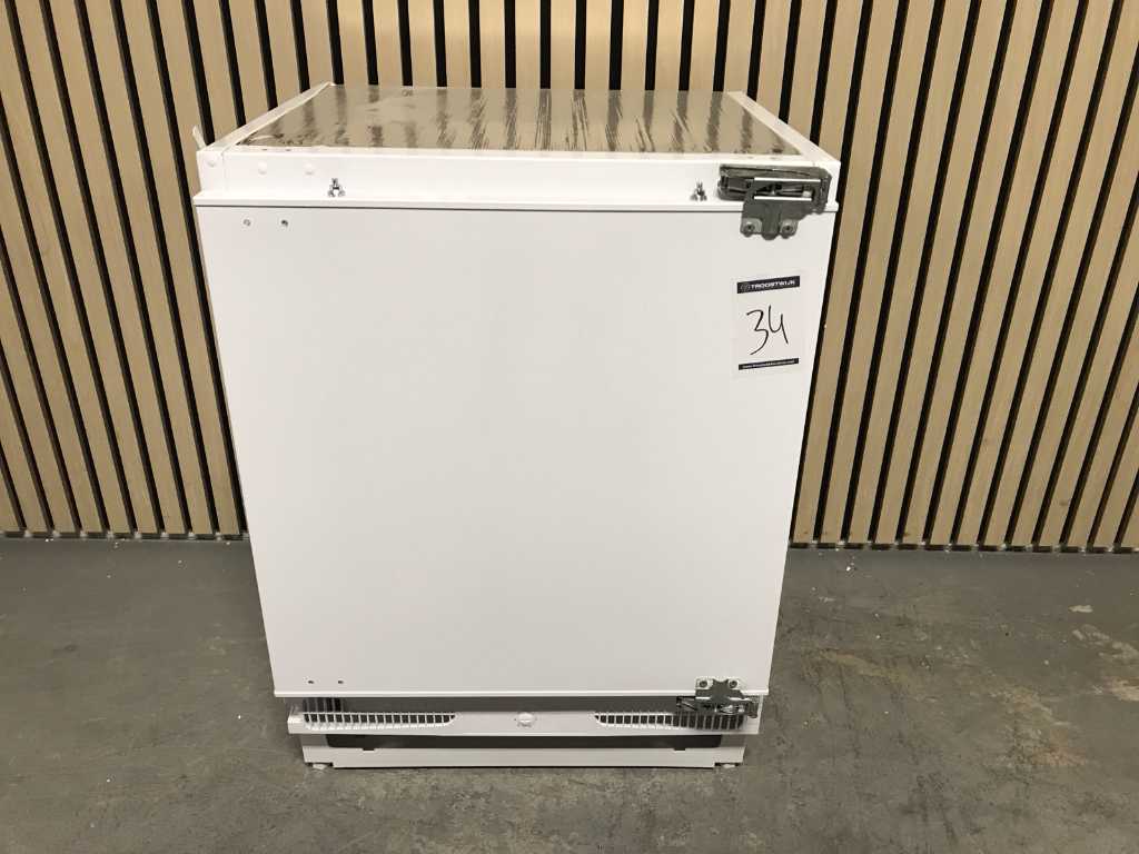 ETNA KVO482. Undercounter fridge freezer