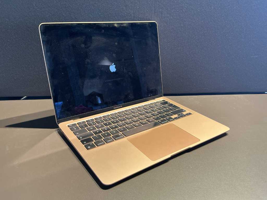 Computer portatile Apple Macbook Air da 13 pollici (A2337)