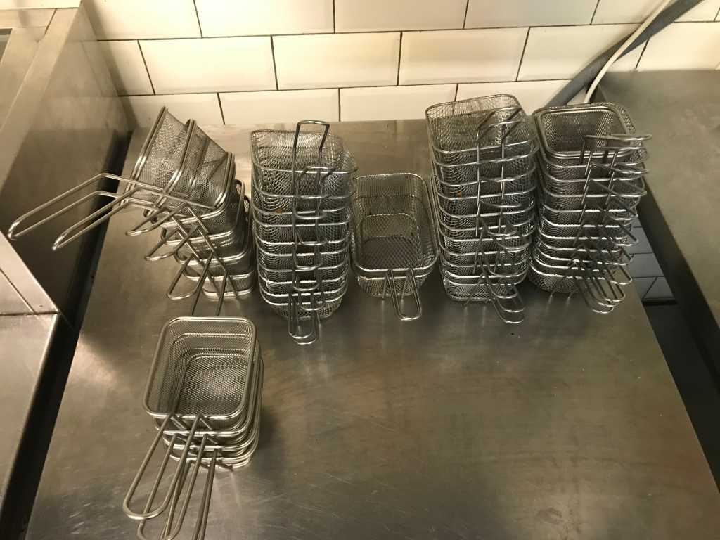 Stainless steel fries serving baskets (38x)