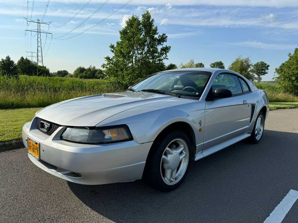 Ford USA Mustang 3.8 V6 Coupé Leather Air Conditioner 66-GB-PV