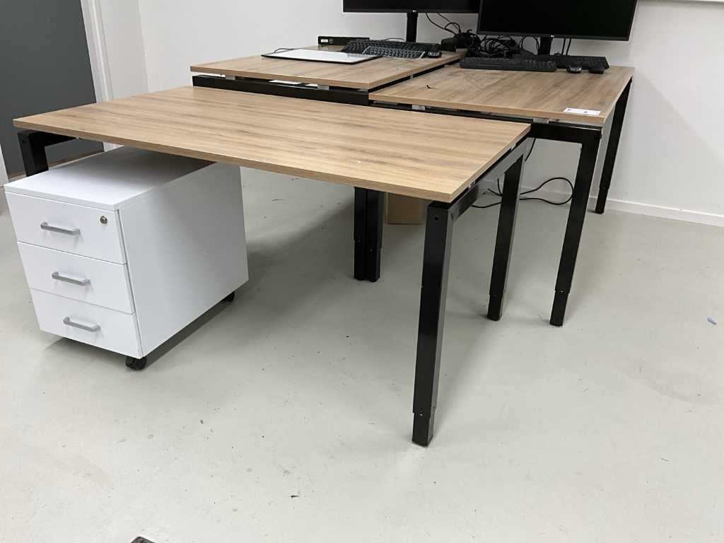 Desk (3x)