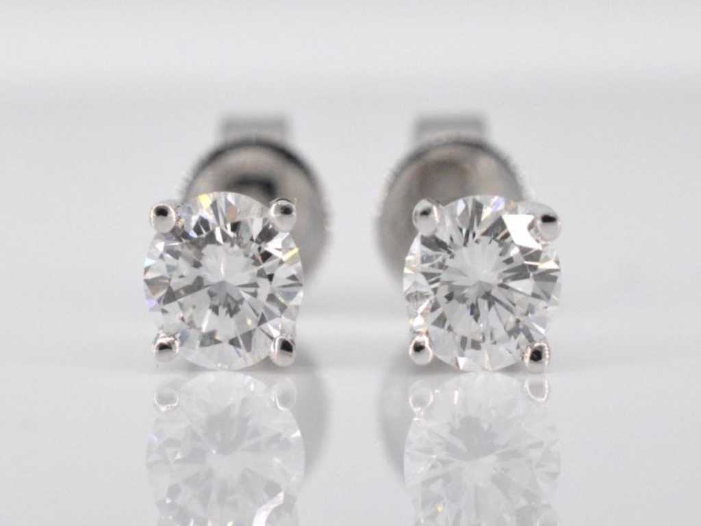 White gold diamond earrings of 0.60 carat
