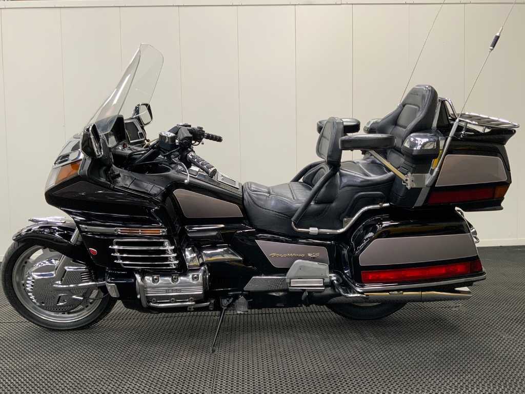 Honda - Tour - GL 1500 SE Gold Wing -50 th Anniversary-Motocykl