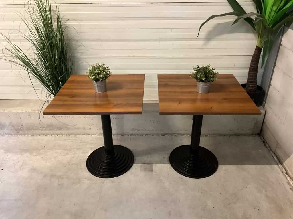 Restaurant table with cast iron base (9x)