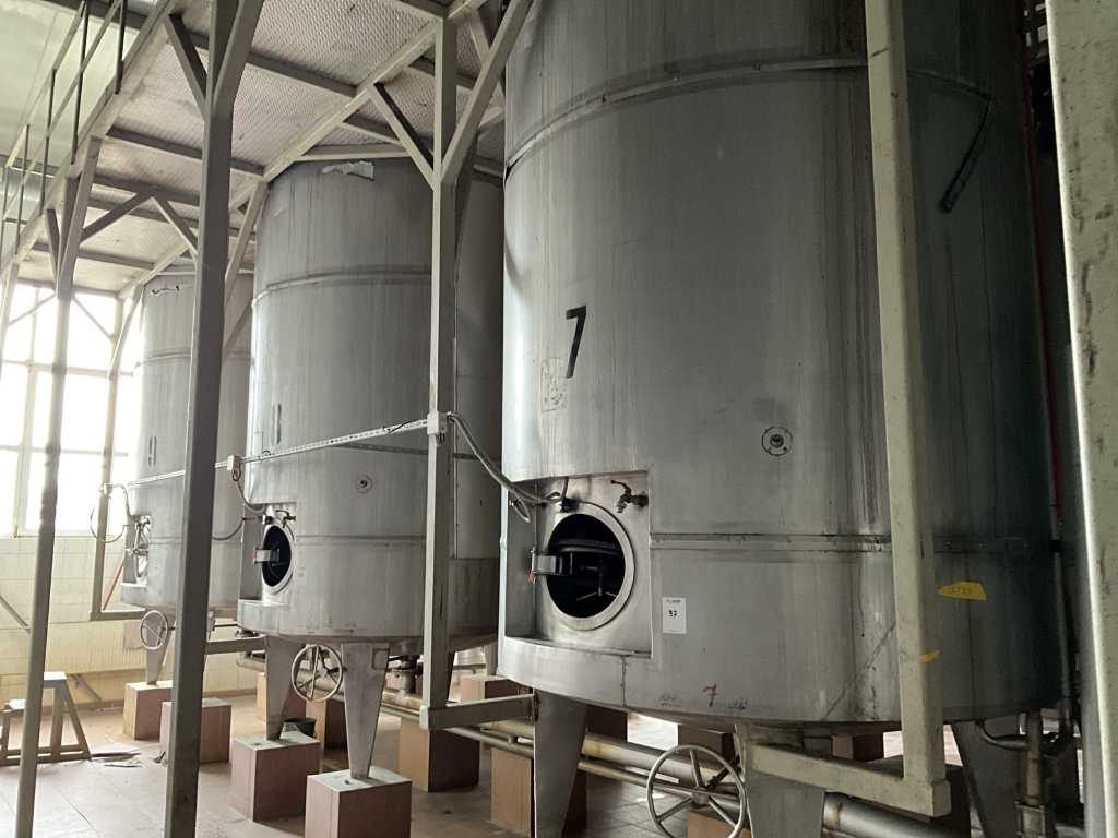 Combination Lots 37-46 Vertical Storage Mixing Tanks