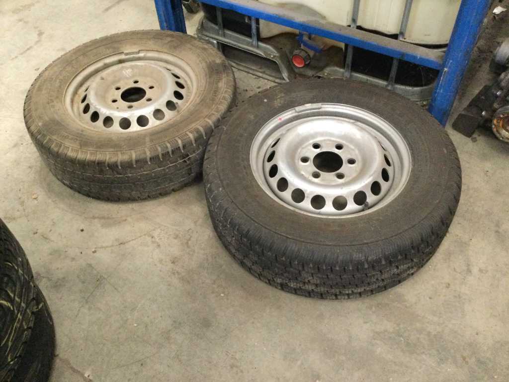 Mercedes sprinter tyres