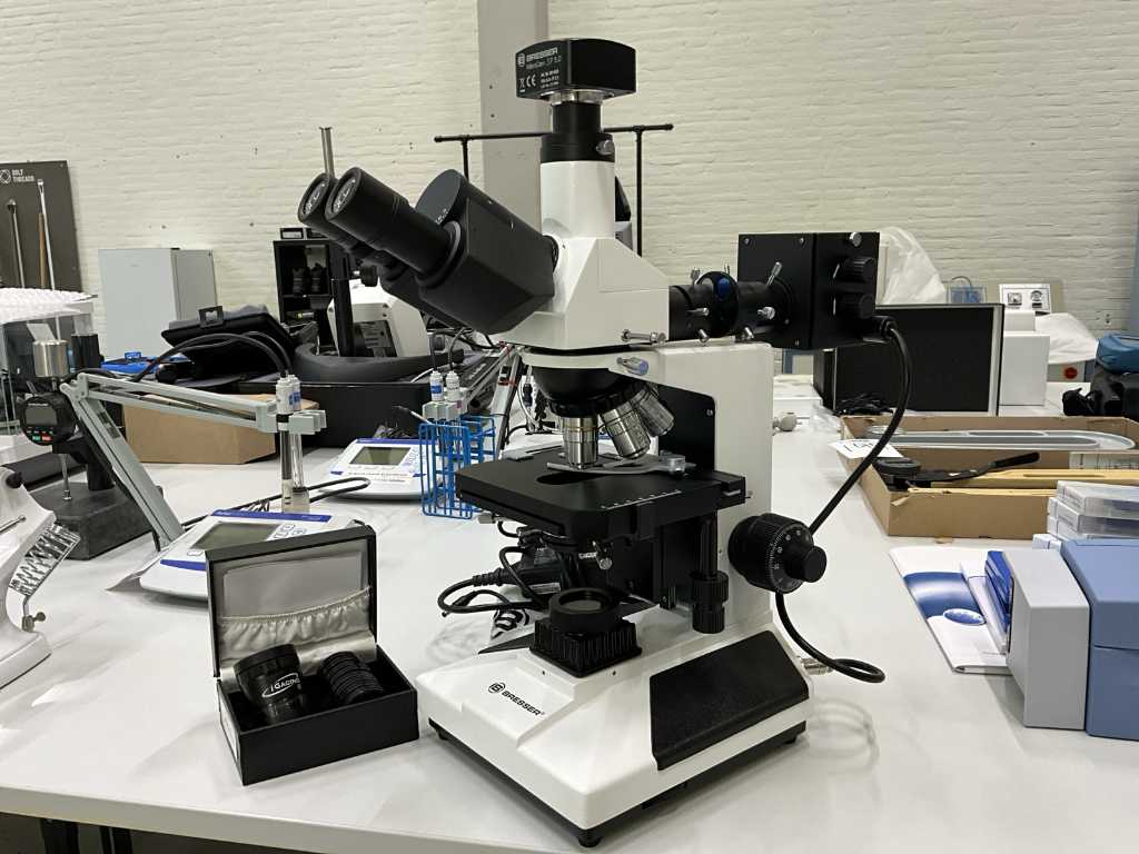 Microscopio Bresser ADL-601P