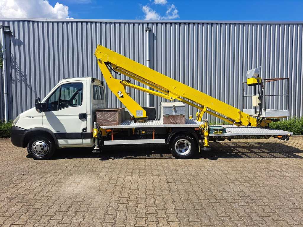 Iveco - Daily - 35C12 375 - Commercial vehicle with telescopic arm