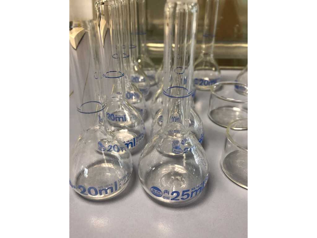 LABORATORY GLASSWARE - 2 CCM tanks and 22 assorted vials