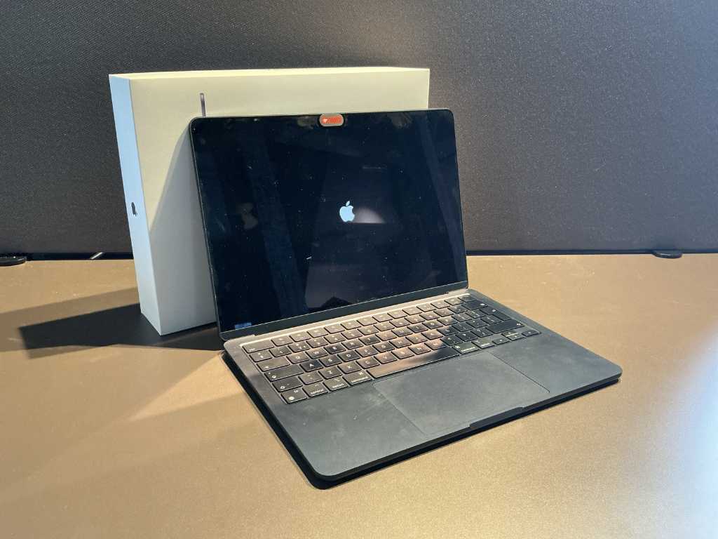 Laptop Apple MacBook Air de 13,6 inchi (A2681)