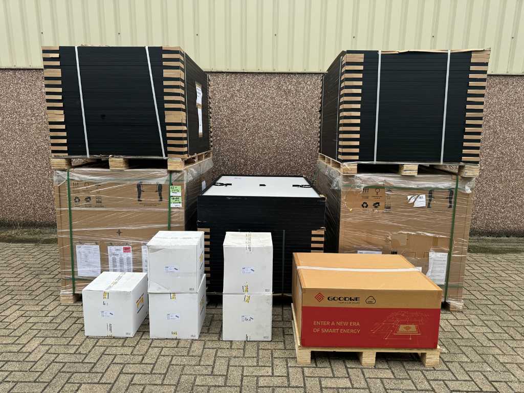 Longi - Set mit 162 Solarmodulen (430 wp) und 1 Goodwe 60K Wechselrichter (insgesamt 69.660 wp) Set