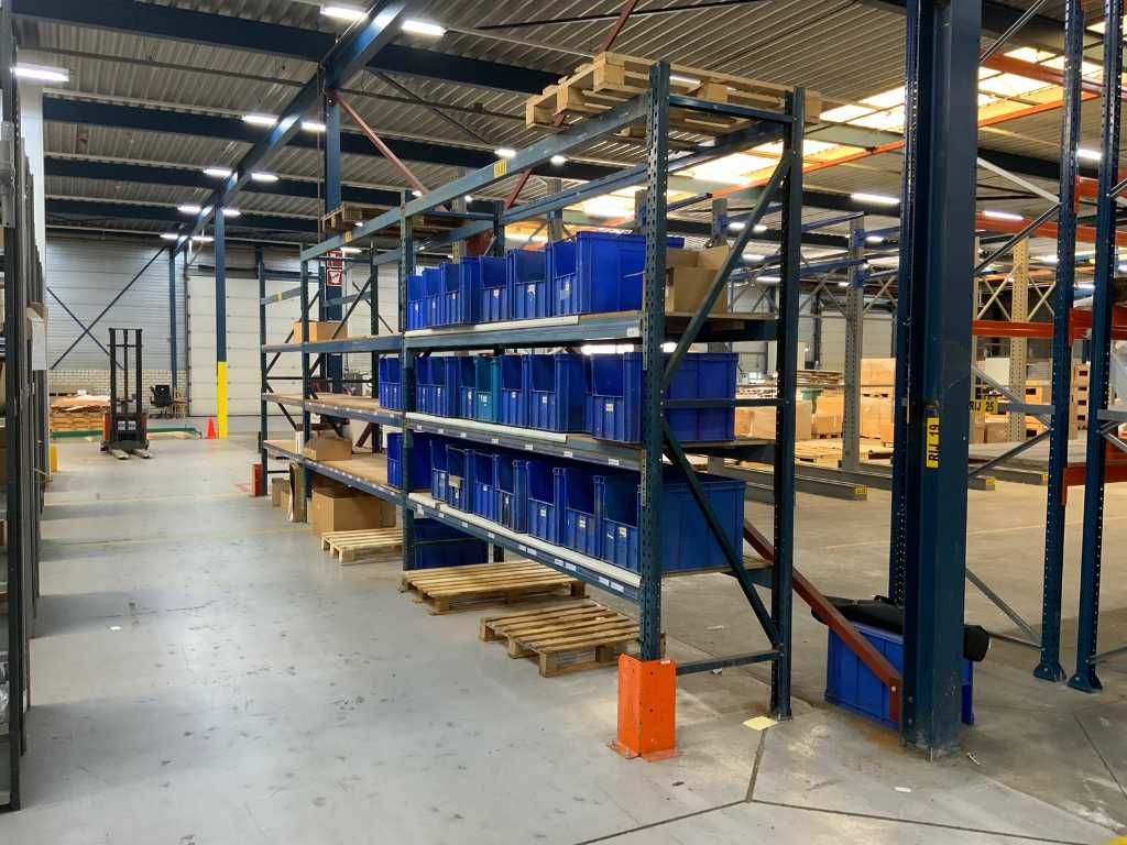 Polypal - 3 sections Pallet rack including contents