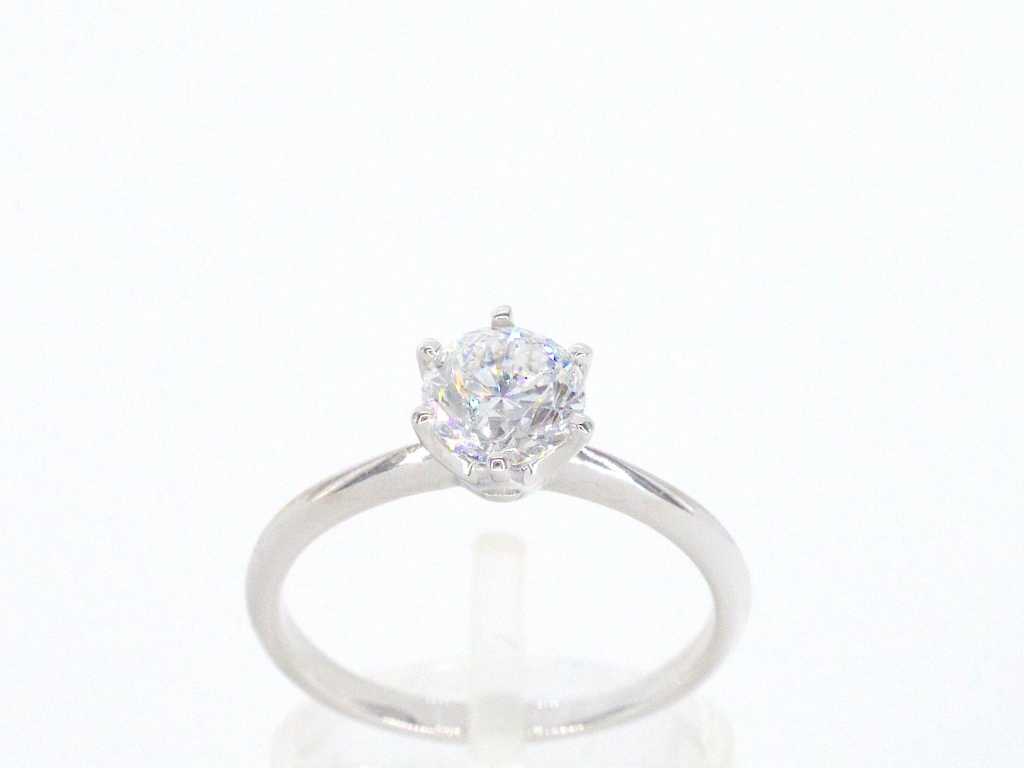 Witgouden solitair ring met 1.00 carat briljant geslepen diamant