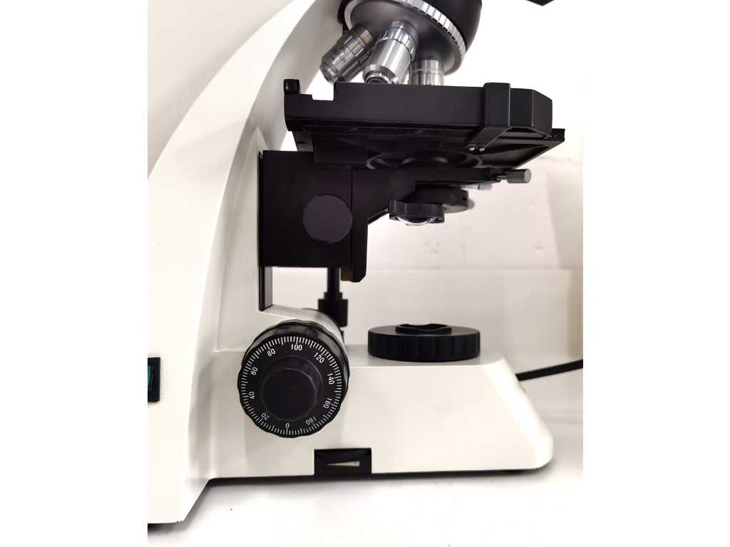 Microscop VWR BI 500
