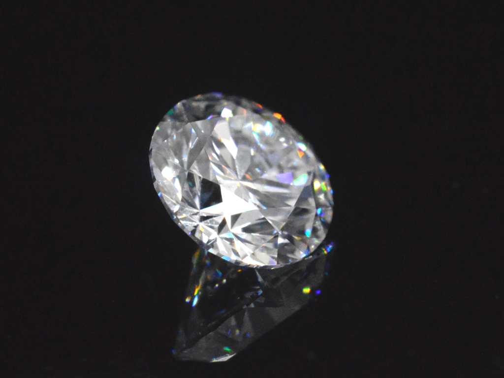 Diamond - 1.00 carats Brilliant cut diamond (certified)