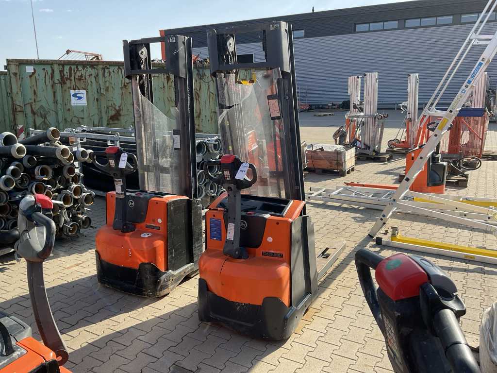 2014 BT SWE140 Electric Stacker