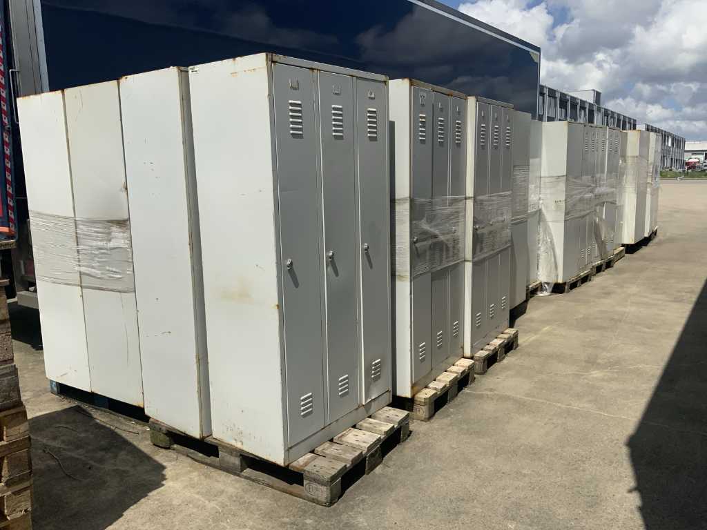 Batch of steel locker cabinets 90x180cm (approx. 44 pieces)