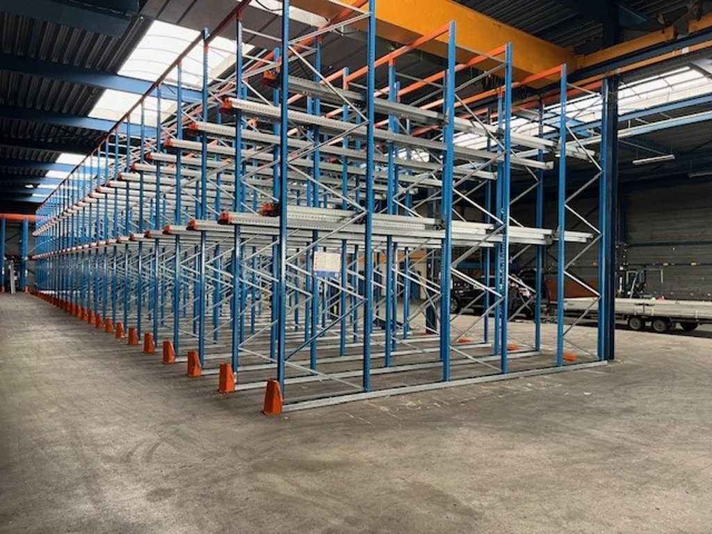 Stow - Installation of a drive-in rack for a 675 euro pallet
