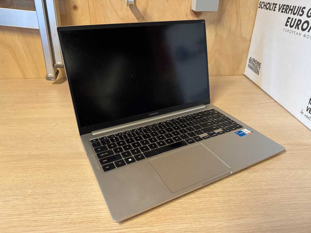 Samsung - Laptop