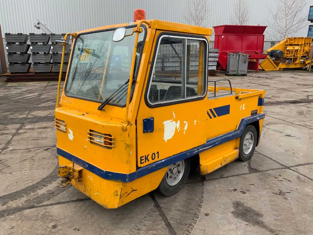 1997 Fenwick-Linde P200 Electric Tow Tractor (THZ-72-F)