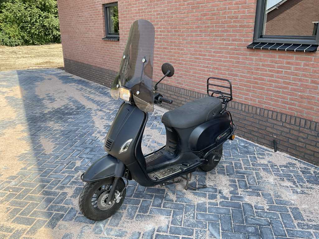Senzo Moped Scooter