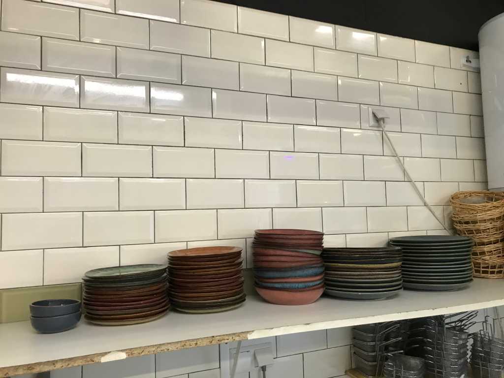 Palmer a.o. - Batch of plates and bowls (Approx. 80 pieces)