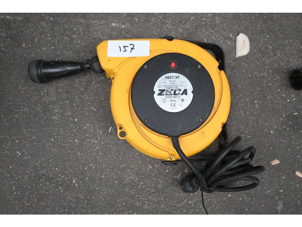 Zeca - 5827 XF - Przedłużacz kablowy Elektra z uchwytem ściennym