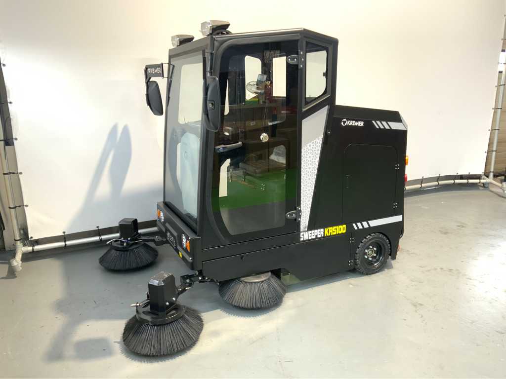 Kremer KRS 100 Sweeper with cab
