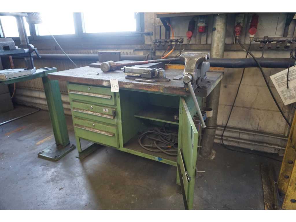 Workbench with equipment