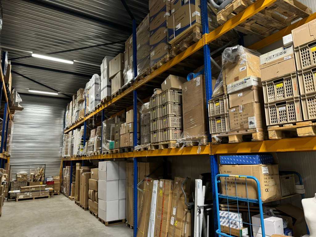 Excess stock of installation materials and workwear technical wholesale