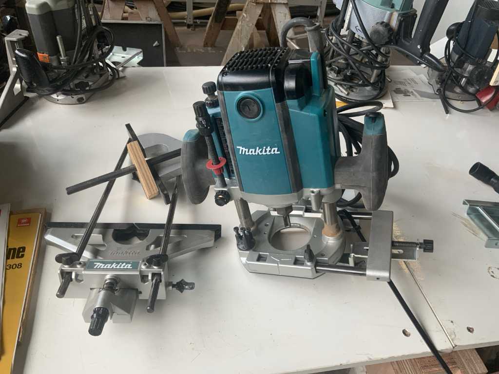 2021 Makita RP1800F router