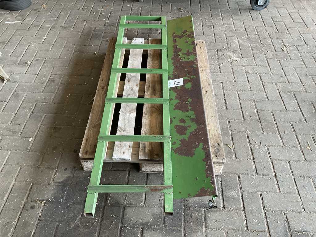 Krone 450GD Staircase