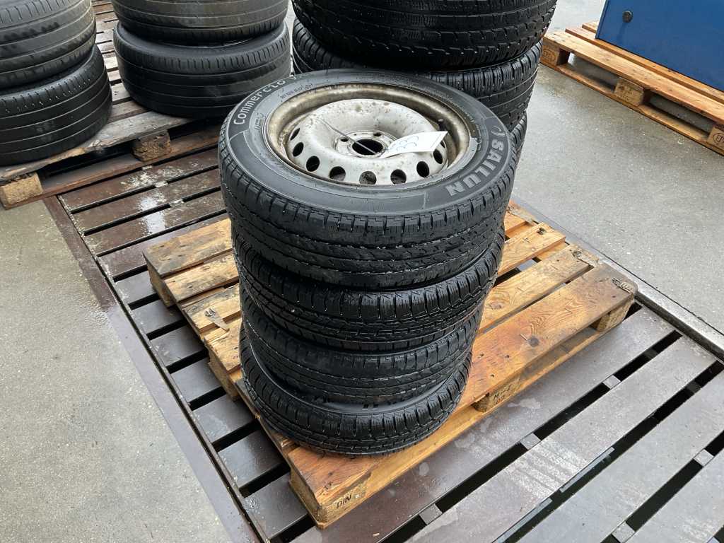 Trailer tyres (4x)