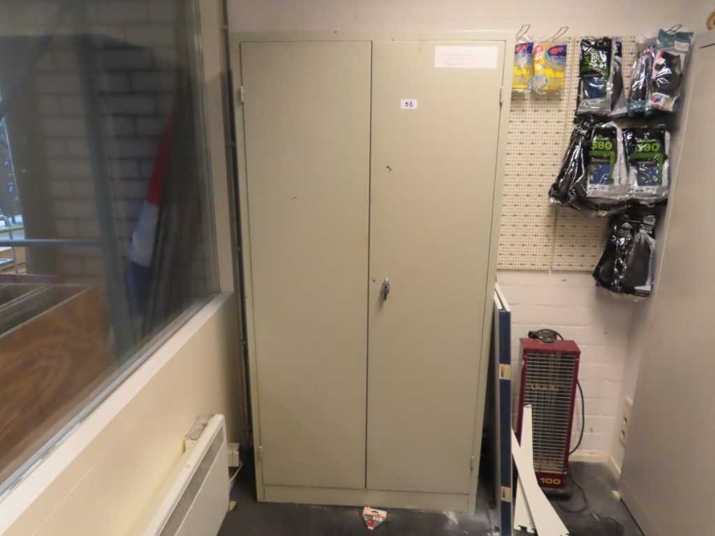 Workshop cabinet with contents (4x)