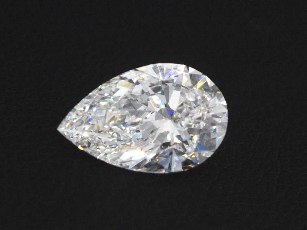 Diamond - 0.52 carats Pear shape cut diamond (certified)