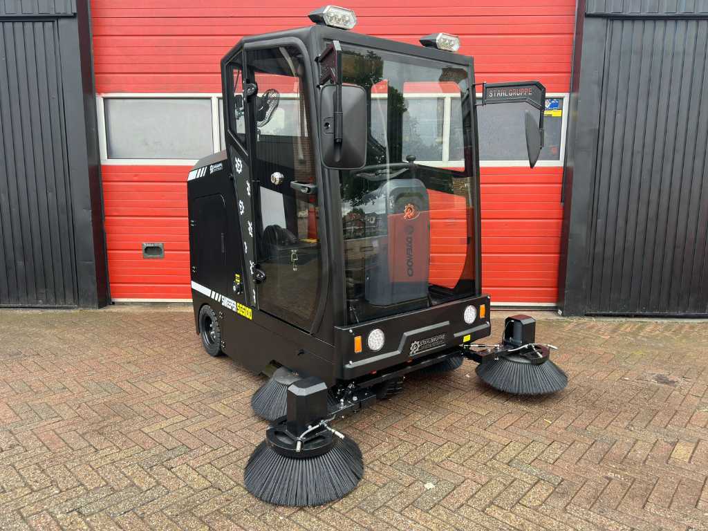 Cab sweeper, self-propelled