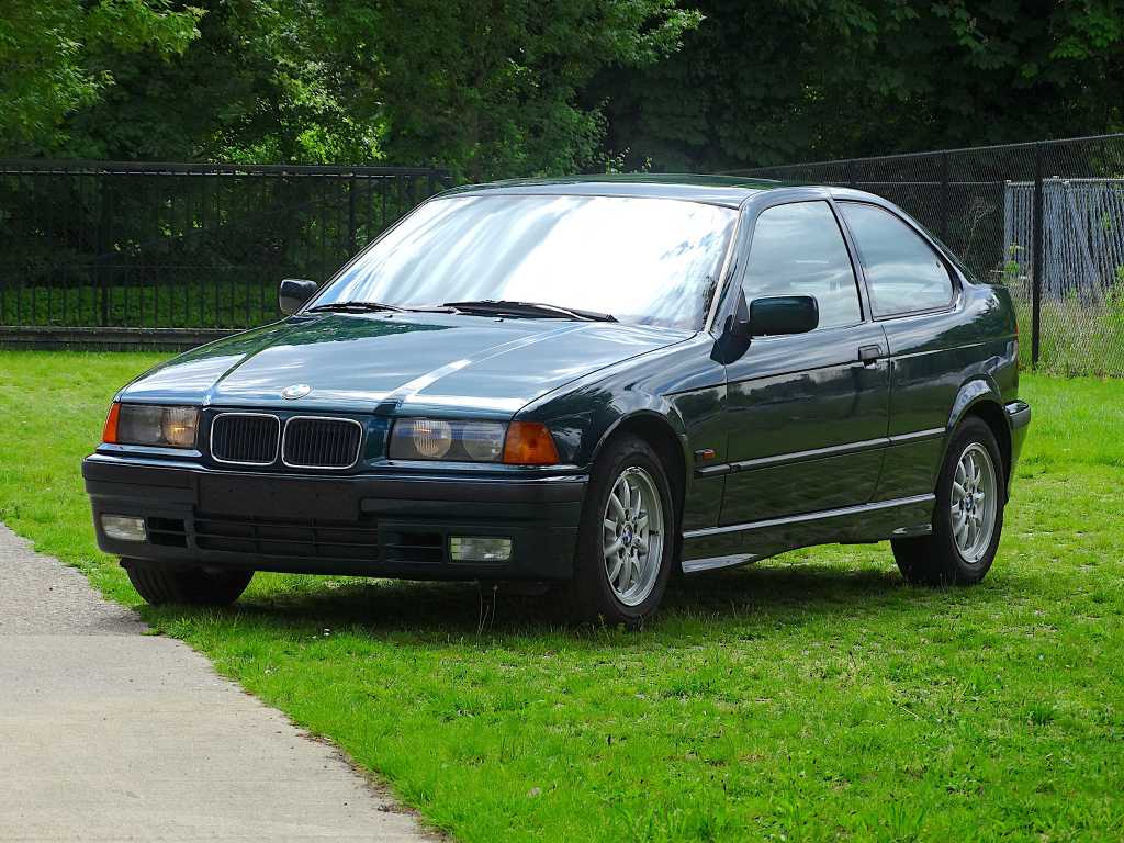 BMW 316i Compact (auto d'epoca recente BE)