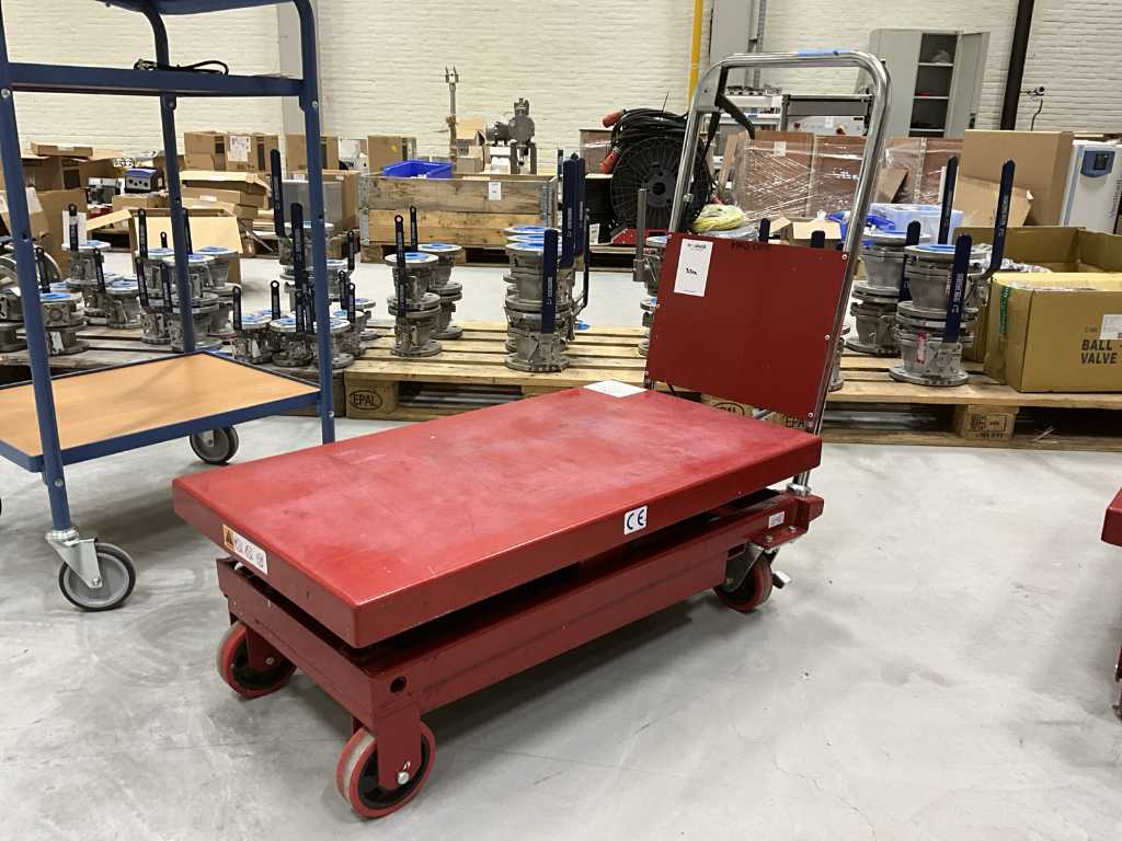 Uline H-1784 Mobile hydraulic lift table
