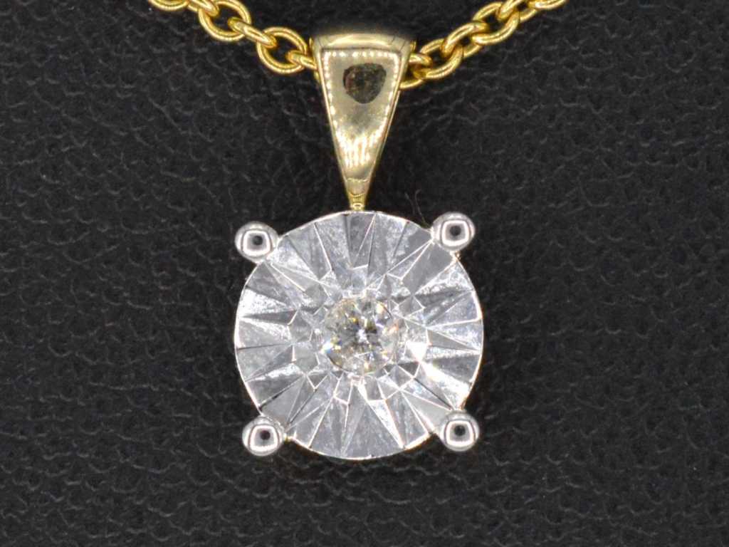 Gold pendant with a brilliant-cut diamond