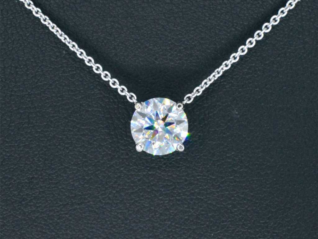 Gold necklace with a diamond of 0.50 carat