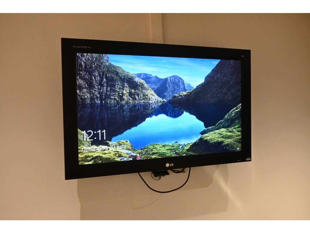 LG - Monitor with HP Prodesk