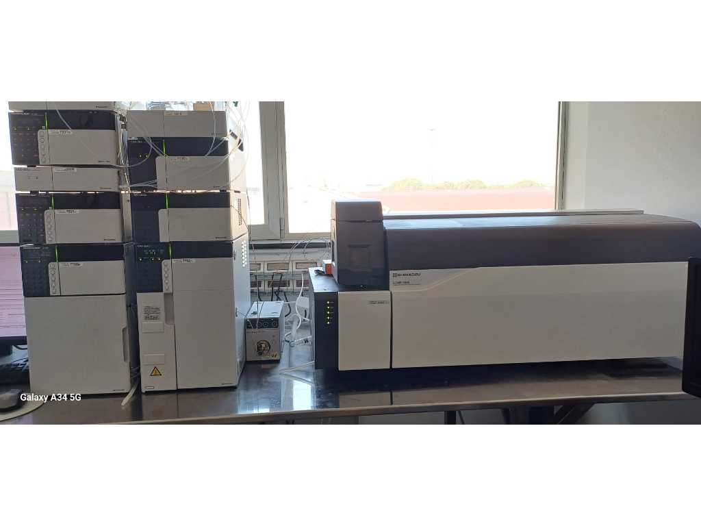 Lab equipment Gas chromatograph and chromatograph