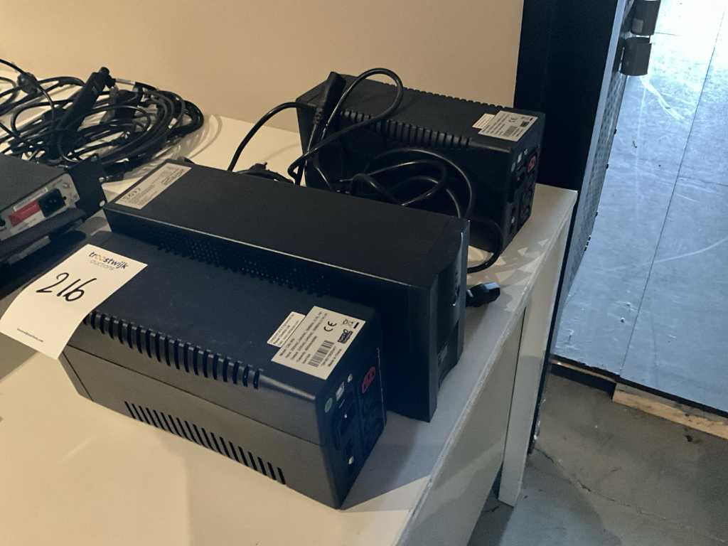 Miscellaneous UPS power supply (3x)