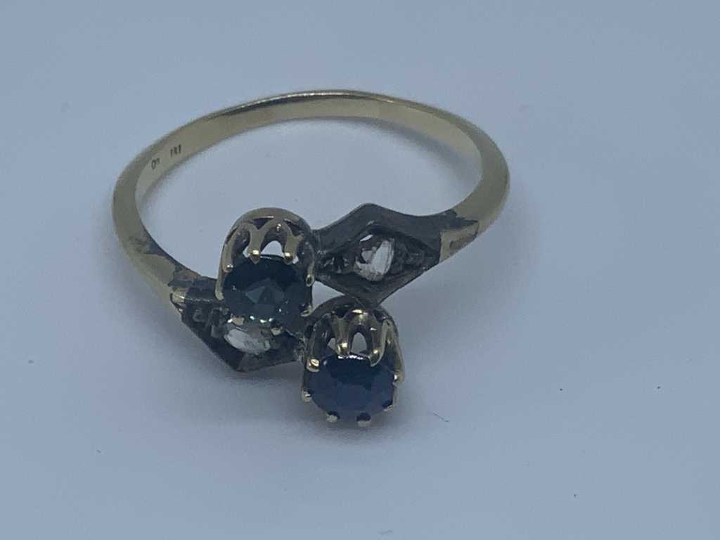 Ring with rose and sapphire